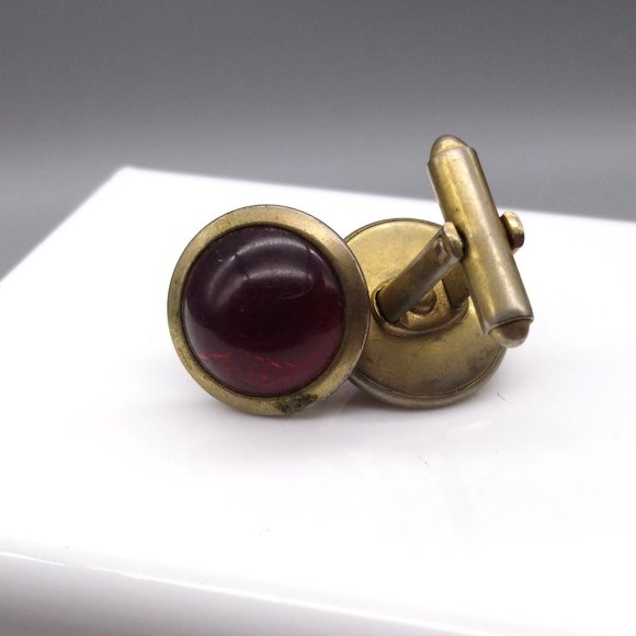 Classy Vintage Red Lucite Cufflinks, Ruby Cabochon in Gold Tone, Elegant Mens - Picture 3 of 3